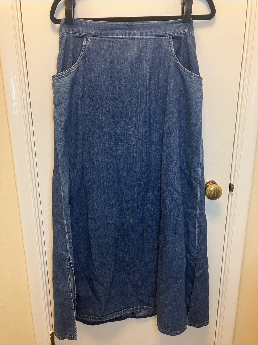 100% cotton Pendleton size 10 Blue Denim Flared Maxi Skirt with pockets